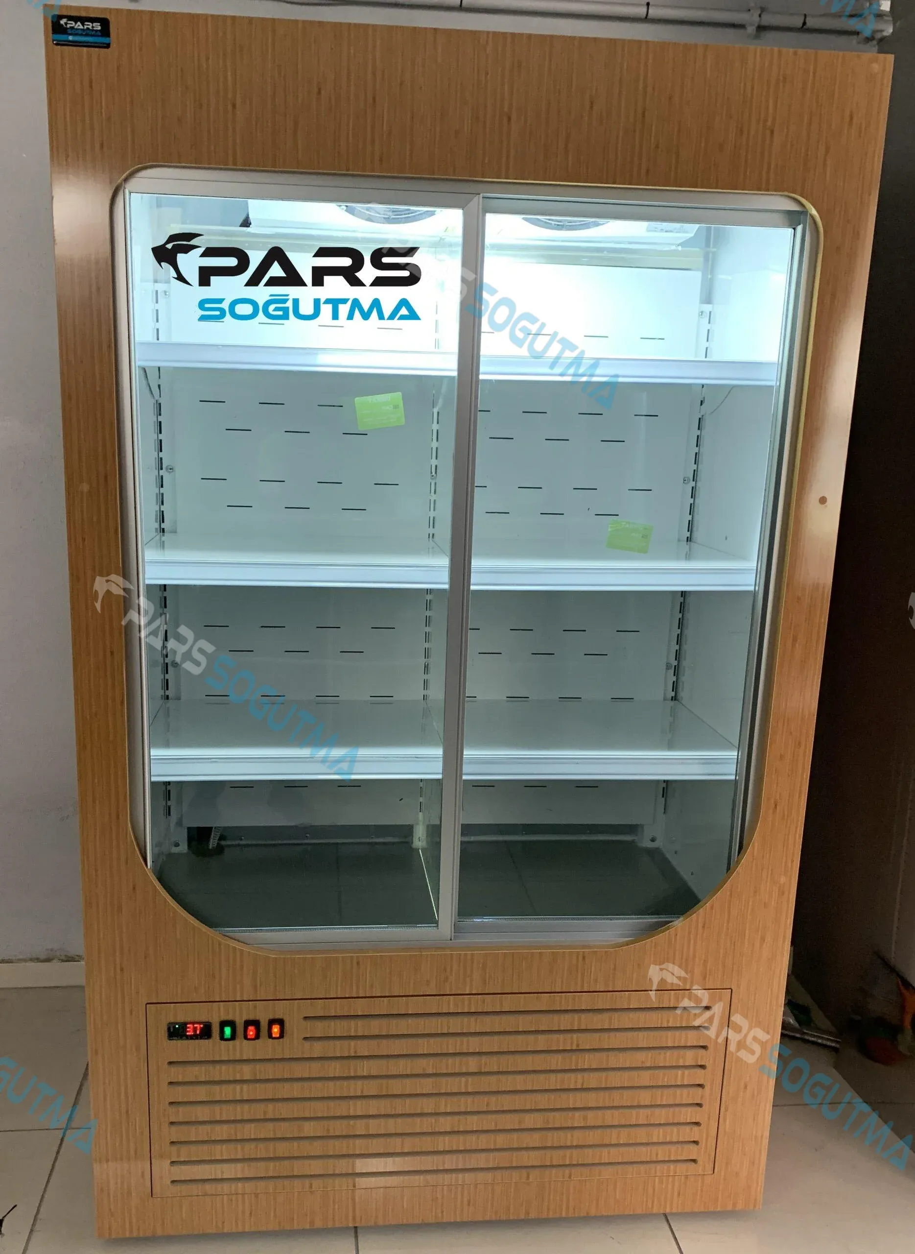 Dikey Şişe soğutucu Ahşap Kaplamalı ürün görseli 2 - Pars Soğutma